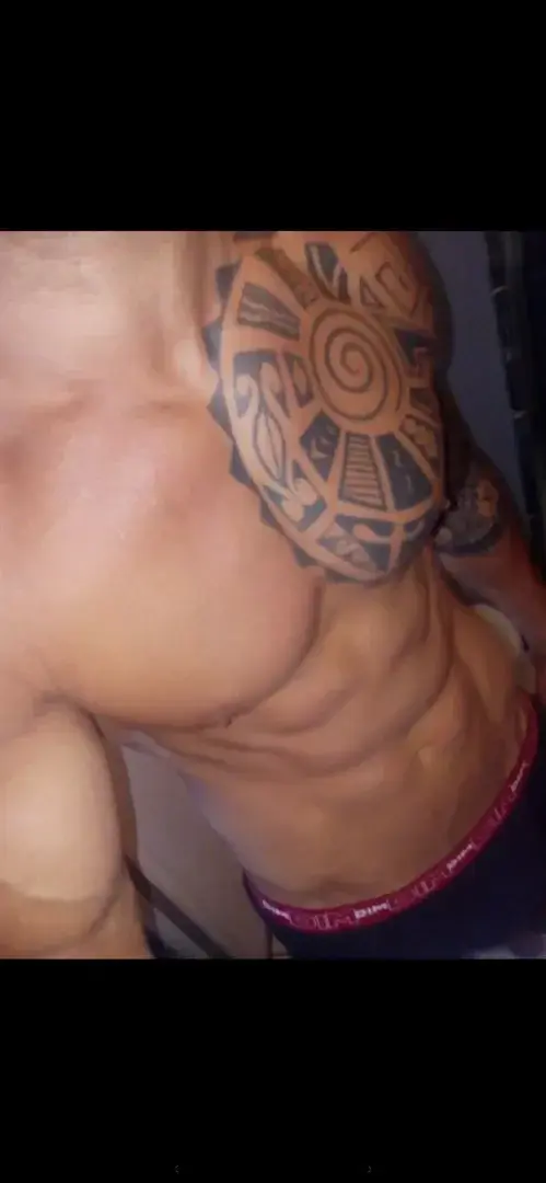 Leak & nude 3 — Gladiateurfit