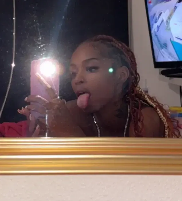 Leak & nude 19 — Queen_alii