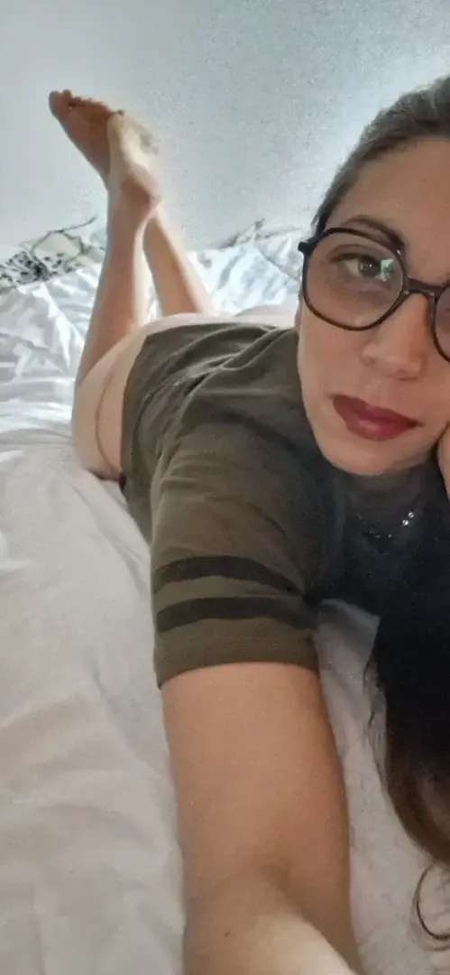 moi sur mon lit tu fait quoi??? hhhmmmm je tattend xoxo