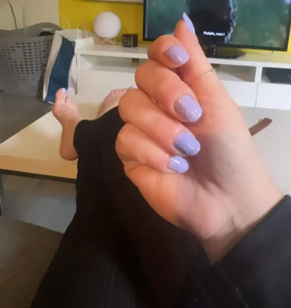 Photo de couverture de alyy_feet