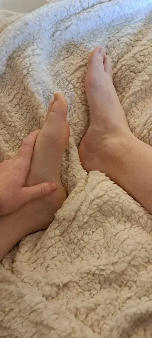 Abonnes toi si tu veux en voir plus #pieds #piedsnus #fetichistes