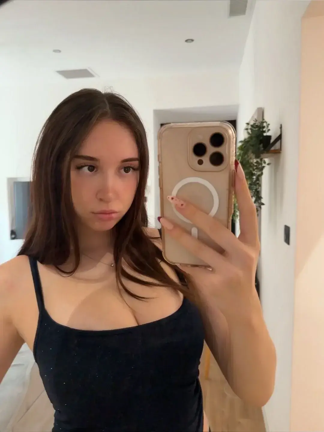 Aperçu public — Victoriavct : « J'ai besoin d'un homme capable » (MYM) — pas un leak