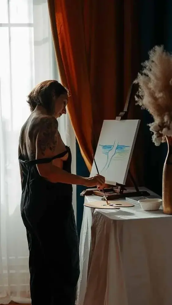 Leak & nude MYM — Intimate_caro : « Nouvelle session peinture 🎨🖌️ » (MYM)