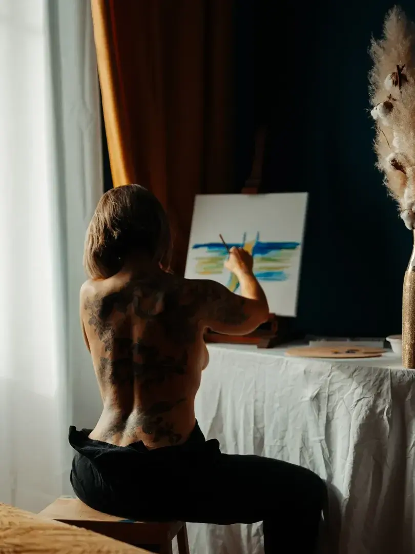 Leak & nude MYM — Intimate_caro : « ❤️🎨 » (MYM)
