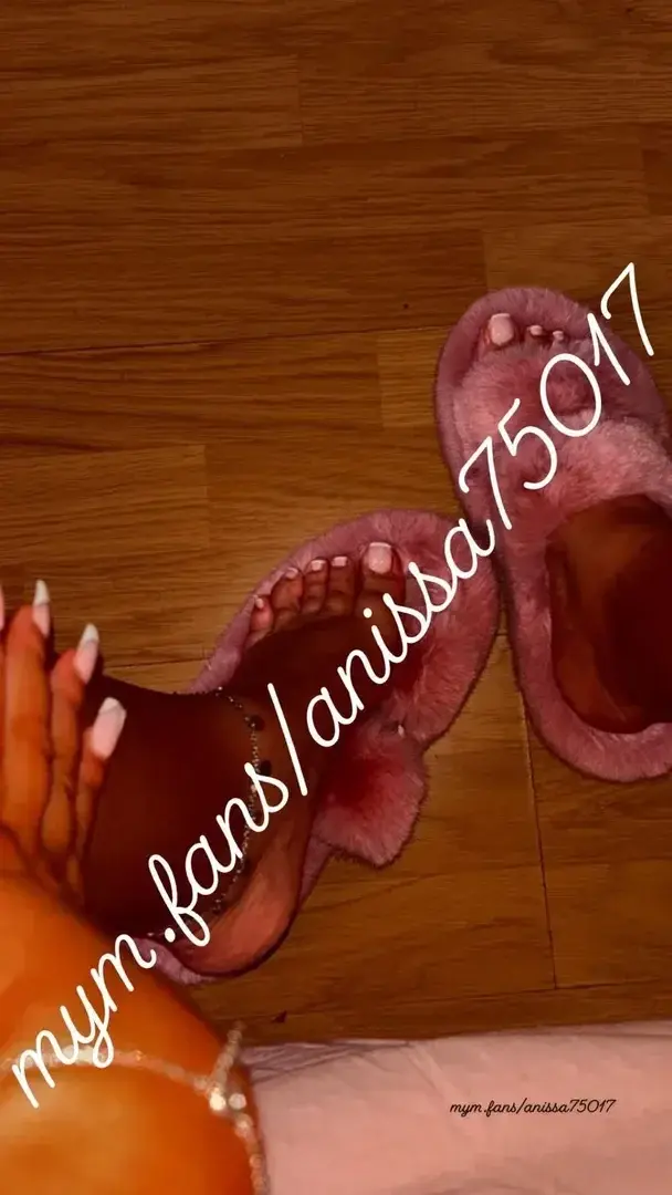 Leak public de Anissa75017 — « description de la photo » (nude) sur MYM