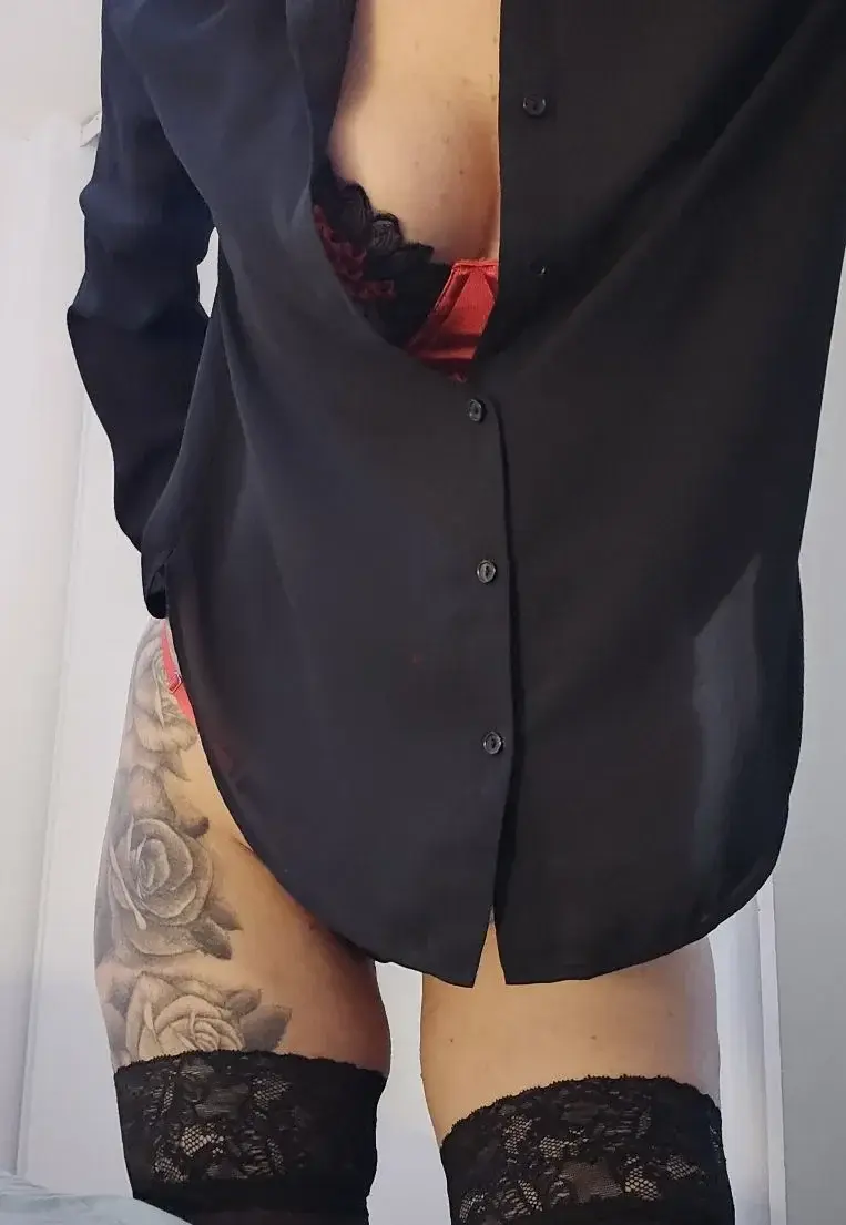 Je sors de réunions #milf  #work hot