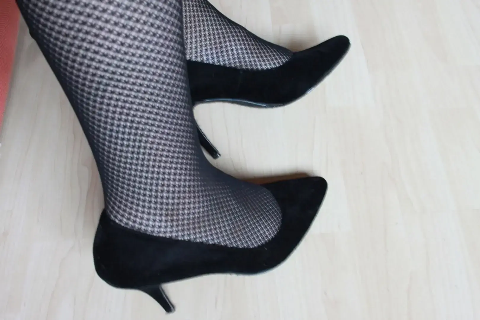 Tu aimes les talons ?! 😋 #talon #pied #piederotique #bas