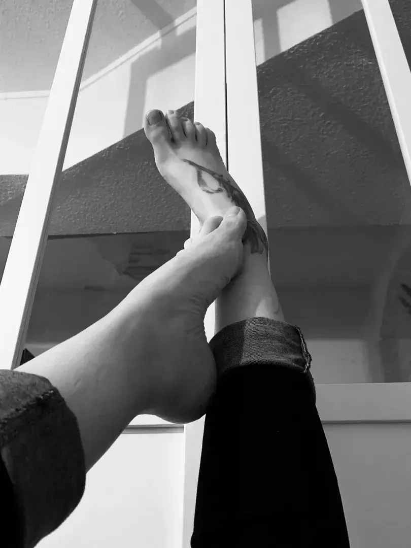 Leak & nude 4 — Fantasme_pied_tatoue