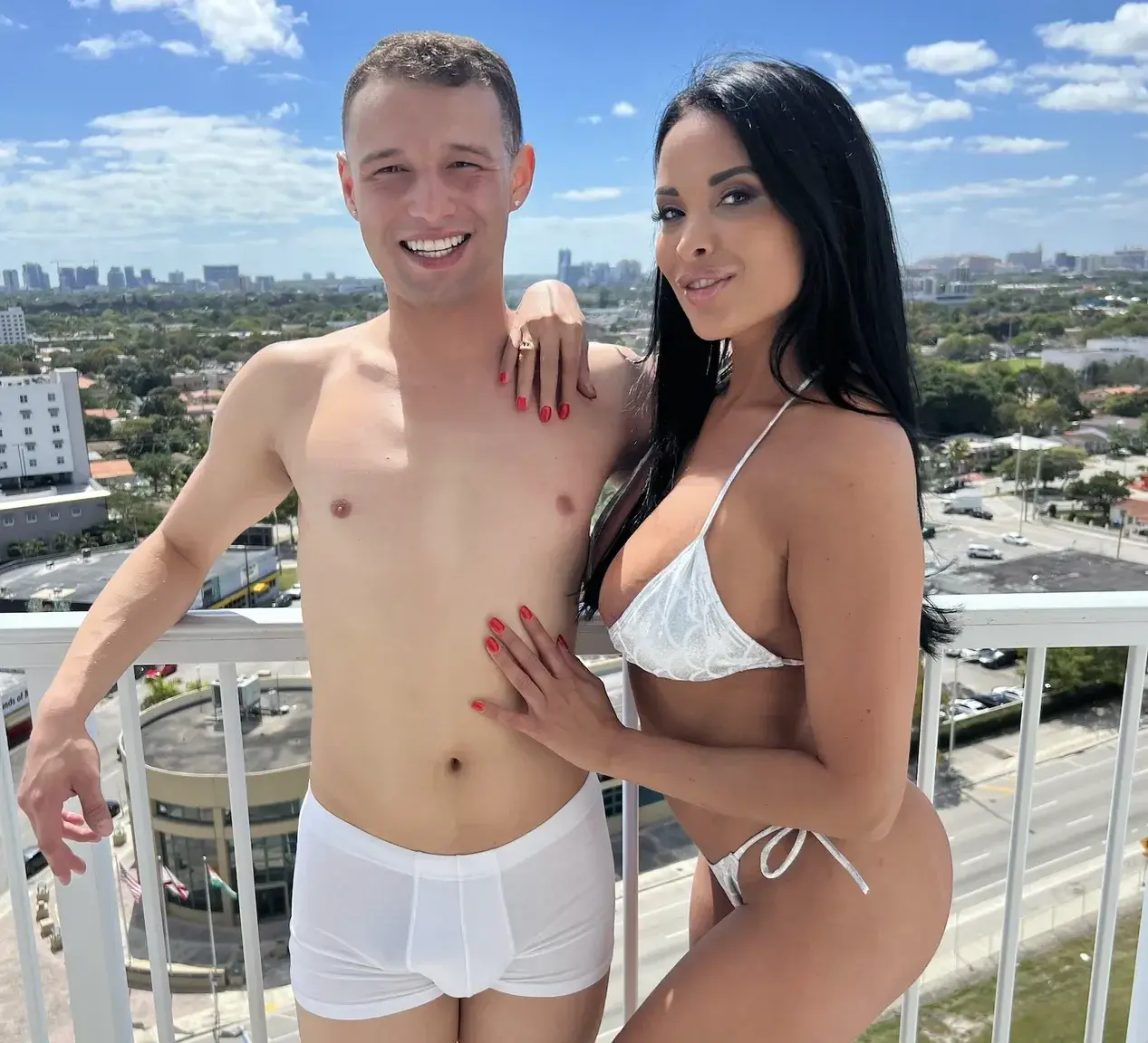 Leak & nude MYM — Anissakate : « MON PLAN CUL : JOHNNY 🍆J'aime tellement me faire cartonner et remplir la chatte 💦💦💦 » (MYM)