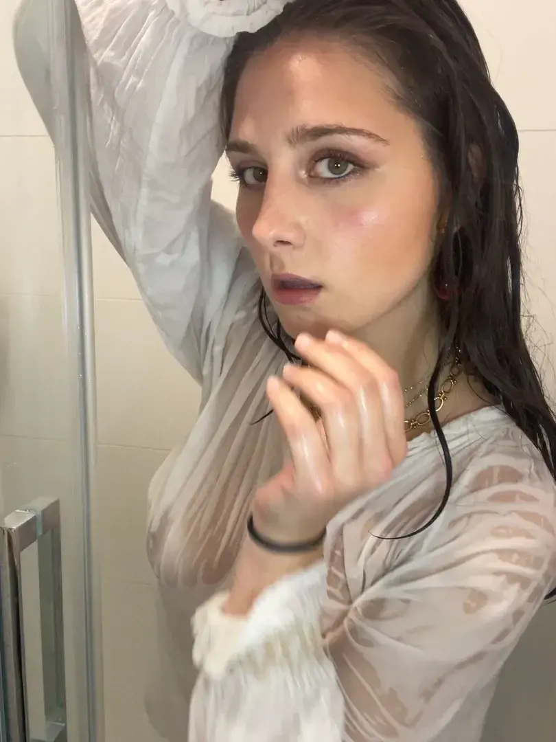 Lopezbylola — média 7 | French Modèles