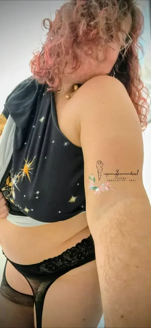 Leak & nude MYM — coquine2gourmandises1 : « L'après-coiffeur_1 / 20 12 25 » (MYM)