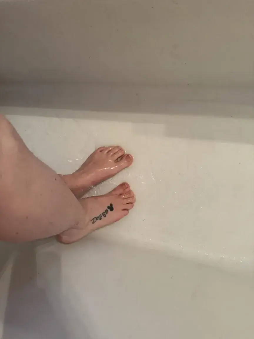 Leak & nude 2 — Piedtatoue_