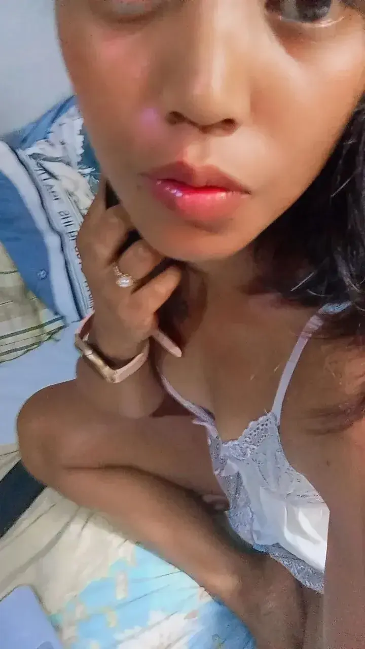 qui pour d' amuser avec moi, je m' ennuie un peu😔😔, me remonter le morale🙂
