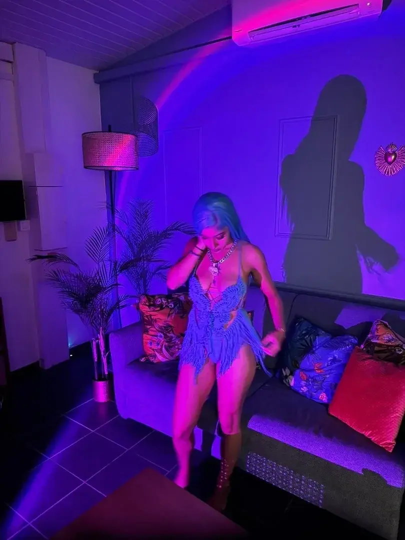 Lilicute - Photo exclusive MYM 2 | French Modèles