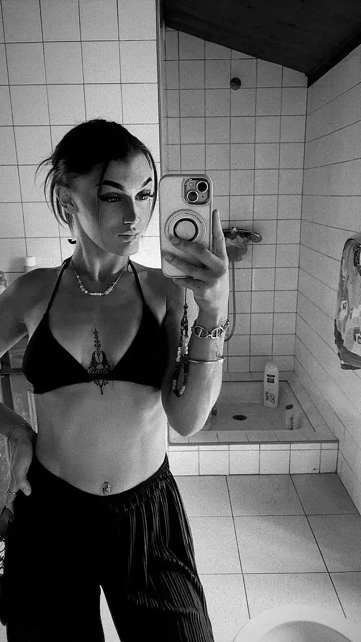 Leak & nude 2 — Sollaya
