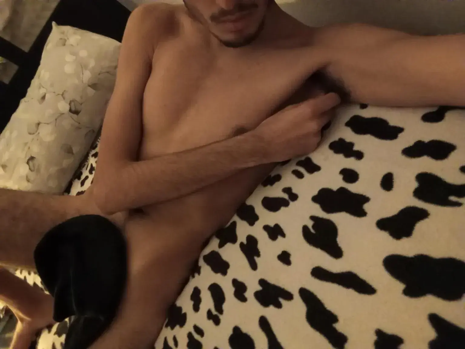 Cc mes amours ❤️Ça c'est mon premier post ici sur la plateforme MYM 🥹✌️Je m'appelle Brahim et c'est un honneur de vous connaître 🫵❤️N'hésite pas à me envoyer un texto pour mieux comprendre sur qui je suis et pourquoi je me trouve là ☺️🤭