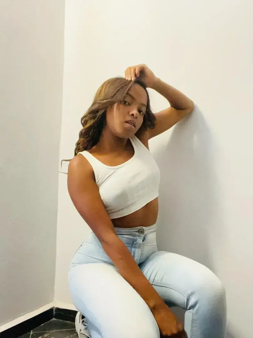 Sexycaroline - Photo exclusive MYM 15 | French Modèles