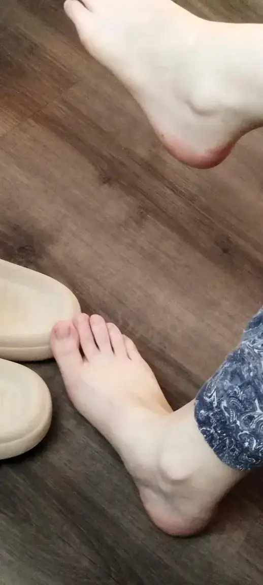 Leak & nude 1 — Footbeauty30