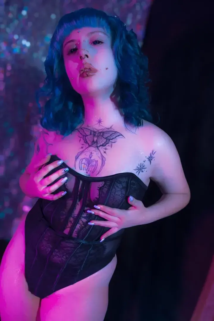 Leak & nude 10 — enamor