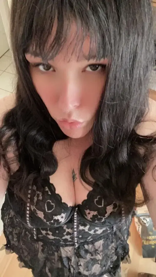 Rejoins-moi et fais-moi tes demandes en privé☺️💦