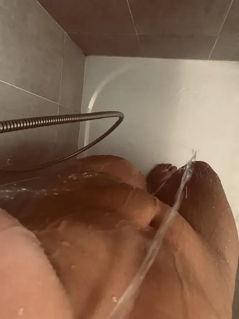 Ça te dis de venir prendre une douche avec moi ? Viens en privé, tu seras en immersion totale, c’est comme si tu y étais… 💦