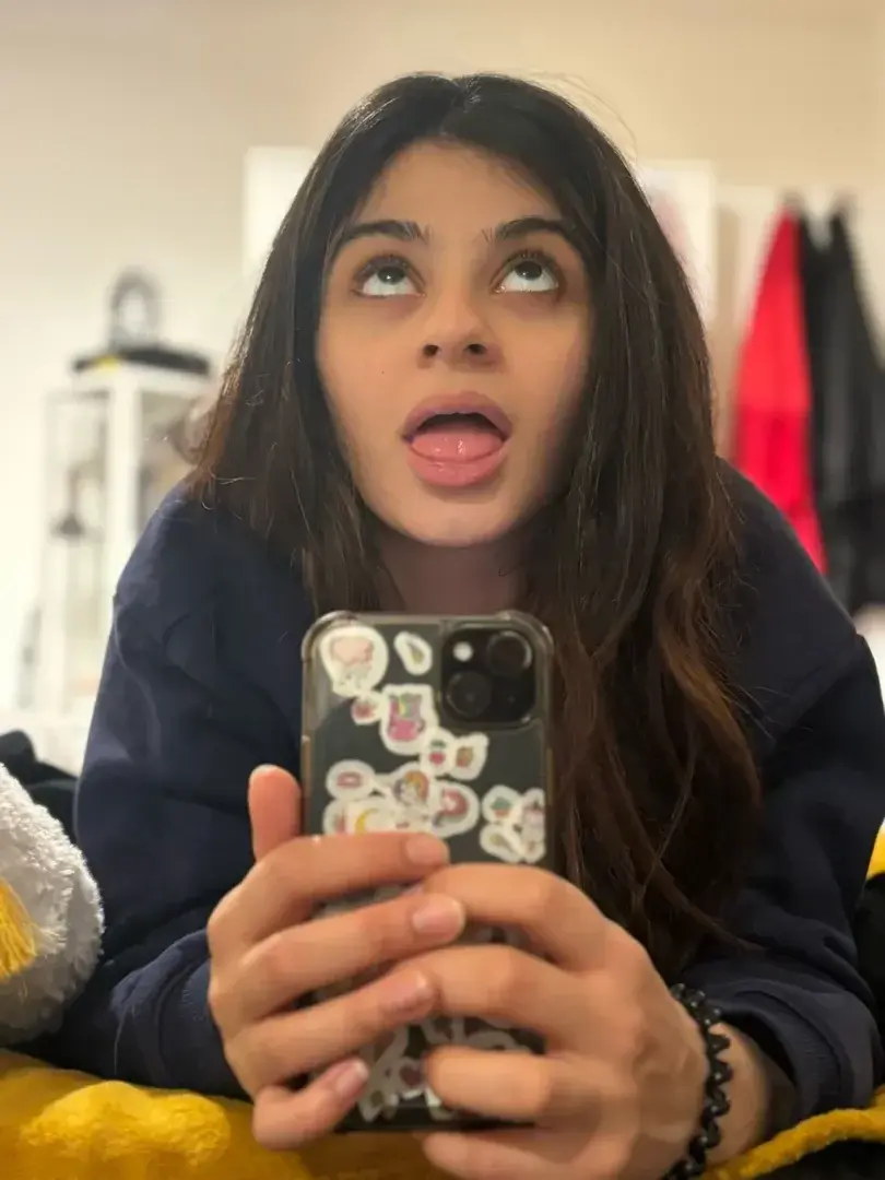 Viens discuter en privé 🩷Come and chat privately 😛