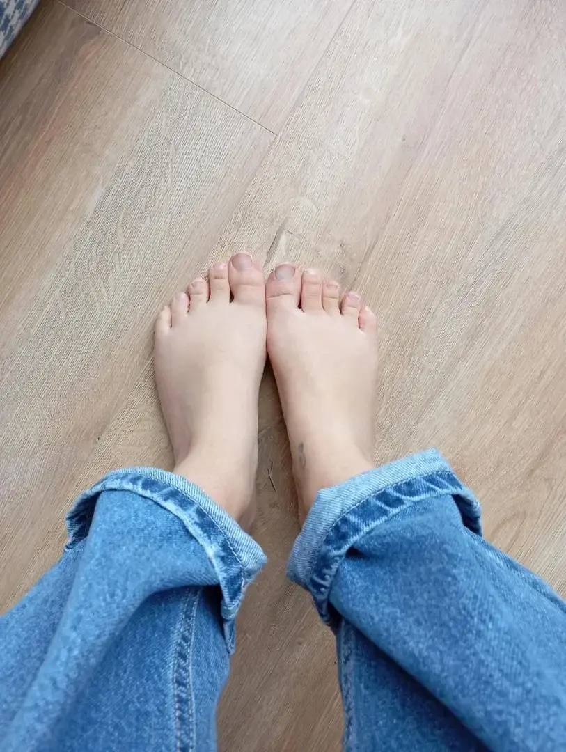 Leak & nude 2 — Larafeetsucre