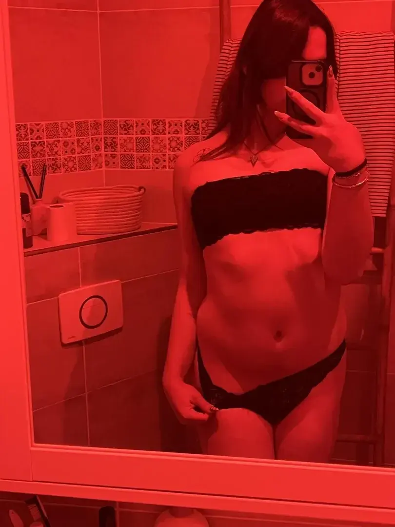 Viens me demander en privé de tout enlever 🥵
