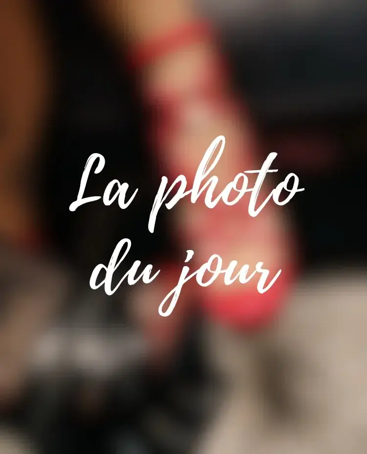 Aujourd'hui c'est une photo feet avec la belle Tarja ! 🖤