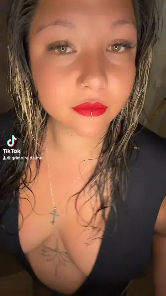 Jadore cette trend j’admets ! ( Et le rouge a levre rouge ;) )