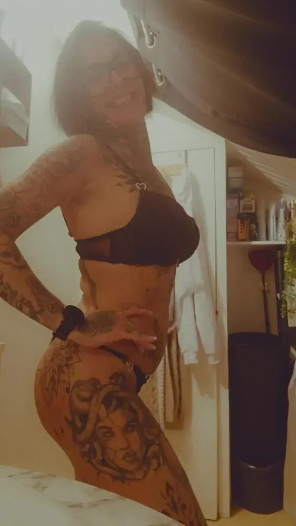 Leak & nude 5 — Inkgirl83