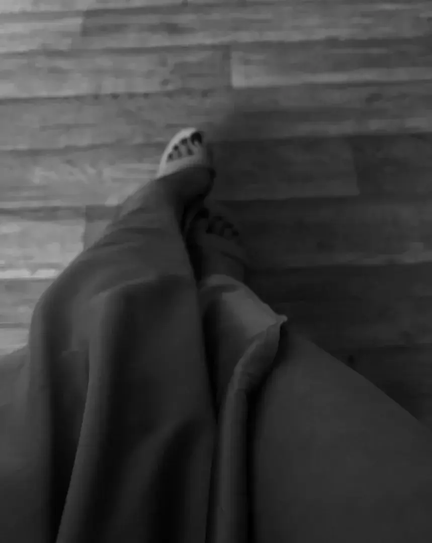 Leak & nude 1 — piedeamor