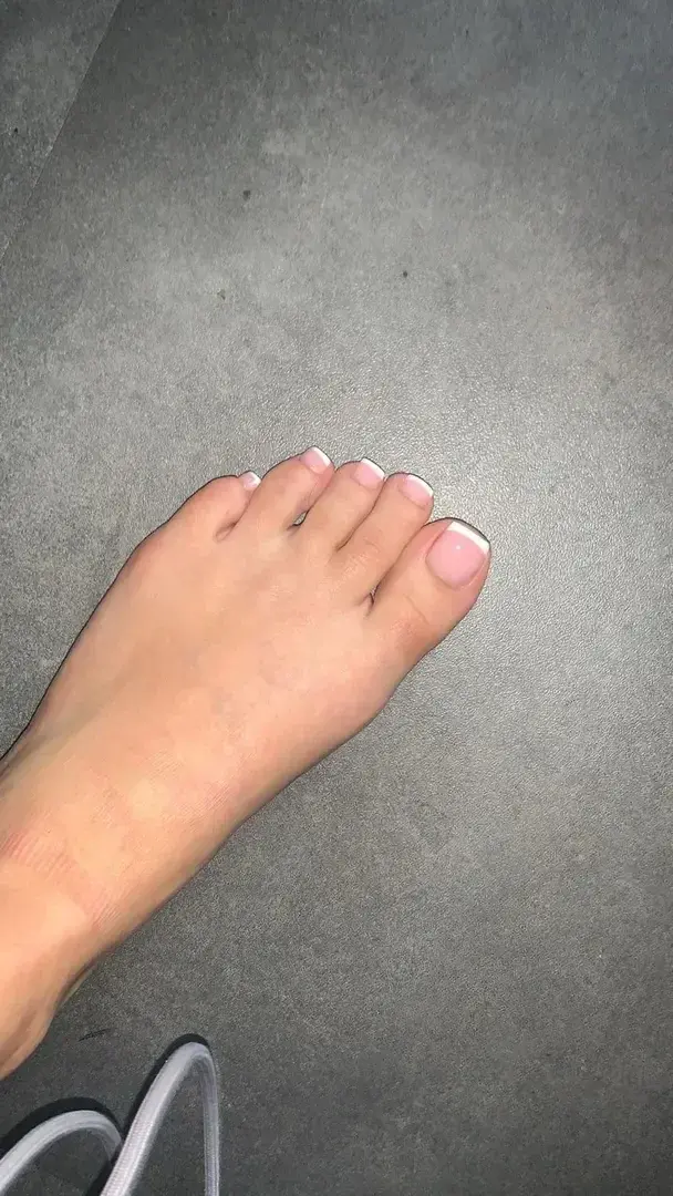 Leak & nude 2 — Pieds-dune-blonde