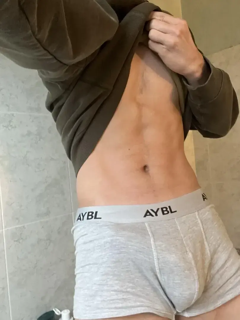 Leak & nude 1 — TomWoods