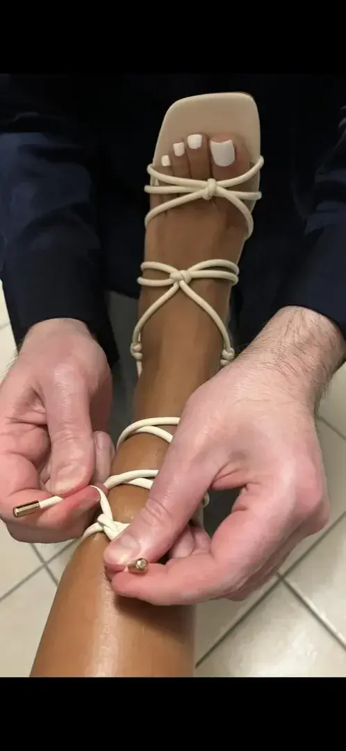 Leak & nude MYM — Rmarocaaine : « A mres pieds » (MYM)