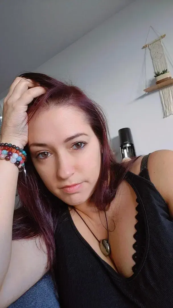 Je me présente milana, je suis là pour vous présenter toute les techniques de soins, vous accompagner pour retrouver votre confiance votre sérénité et bien être, je fais aussi de la voyance, et je met en place une boutique en lithotherapie alors bienvenue sur mon profil