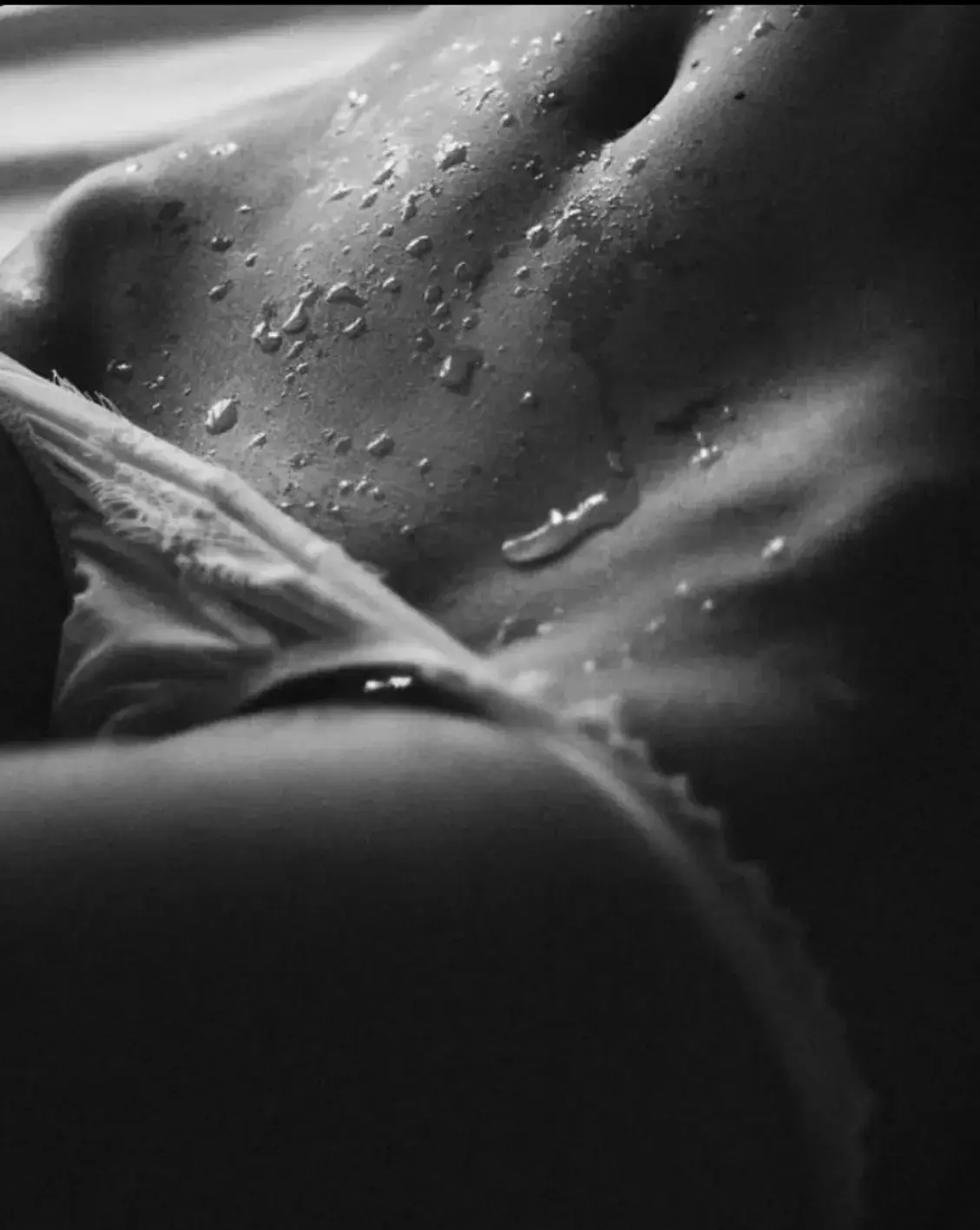 Leak & nude 1 — Pepitafrenchieshore