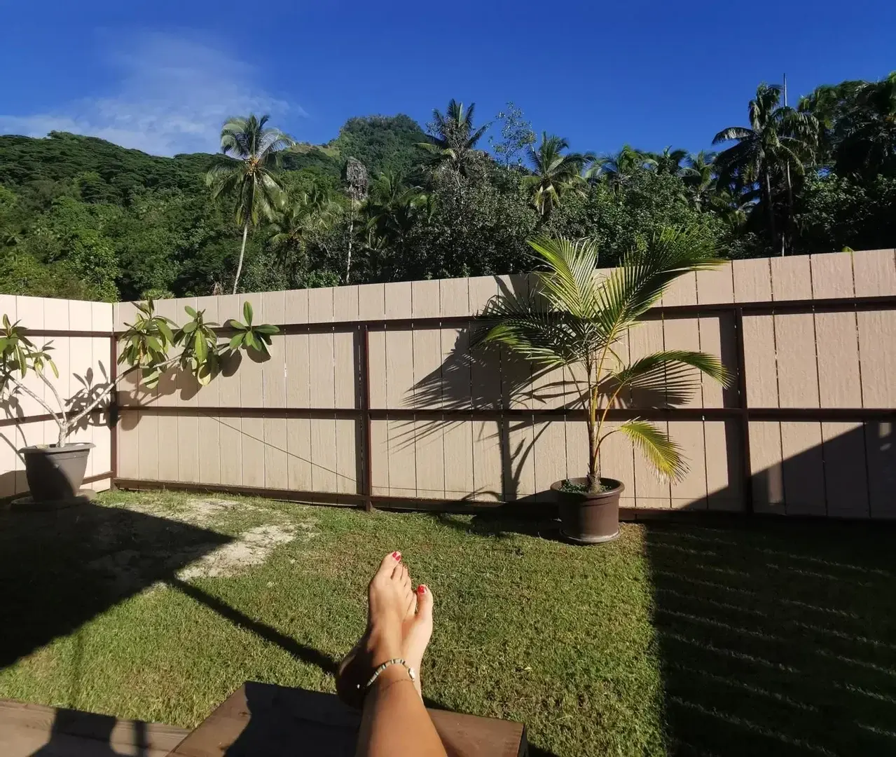 Leak & nude 1 — feetintheislands