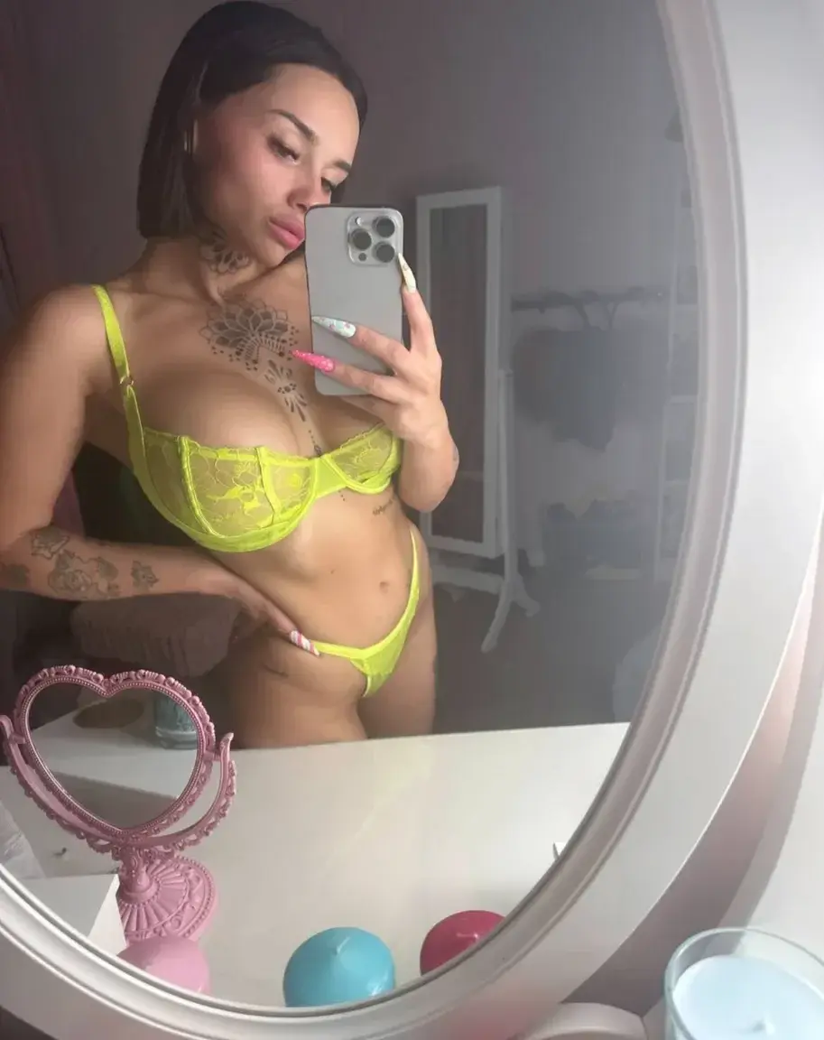 Leak & nude MYM — Kelly_jennyfer : « 🌟 Abo GRATUIT - Code : ABO100🌟🌟Re-Abo 50% - Code : ABO50🌟 » (Uncove)