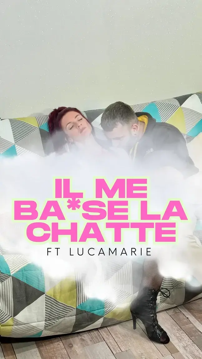 FILM DU JEUDI ! FILM POUR MES ABONNESLe mari du duo LUCAMARIE m'a surpris en train de me faire plaisir devant leur photos...C'est comme si il avait répondu a mes prières.. J'avais besoin d'une queue pour me satisfaire devant cette excitation.. Et voilà que j'en ai une..Une bien belle, prête à me defoncer la chatte comme je le voulais..Quelle genre de Milf j'aurai été si j'avais pris soin de sa queue en retour ..Du bon "flop flop", du bon "slurp slurp", de la bonne baise excité sur un canapé, comme j'aime