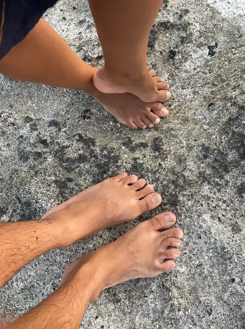 Leak & nude 2 — apiedsjoints