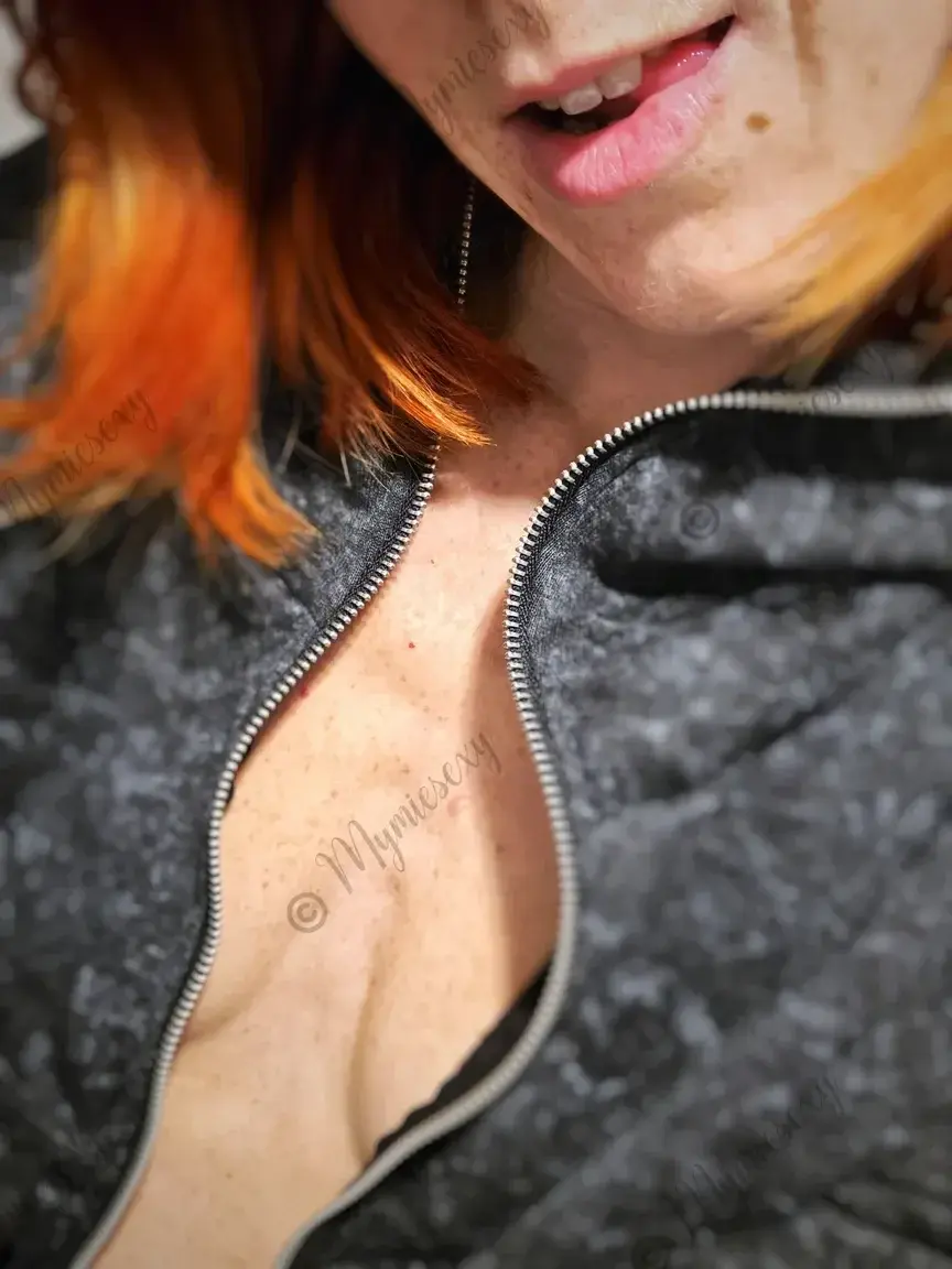 Ce qui se cache dessous est ... 🍆💦
