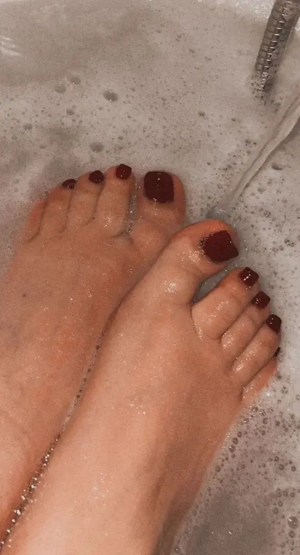Leak & nude 4 — Moneys_slaves