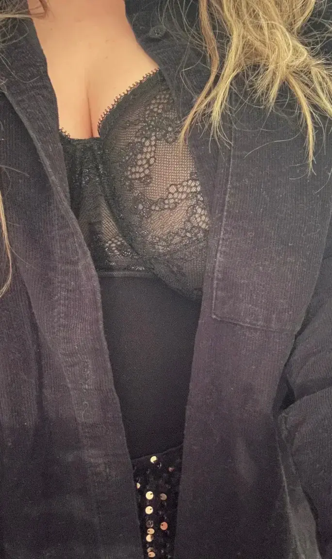 Leak & nude 3 — Serena_secretaire_sexy