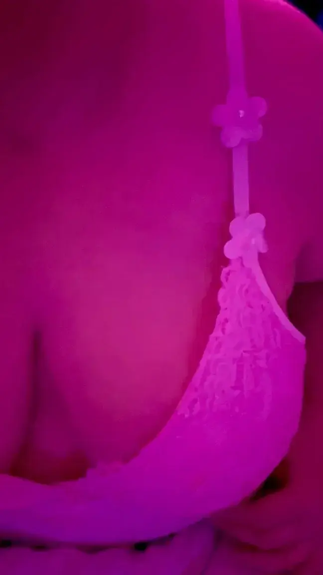 Tu veux en voir plus ? 🌸🌸Viens en privé 🥵🥵🥵