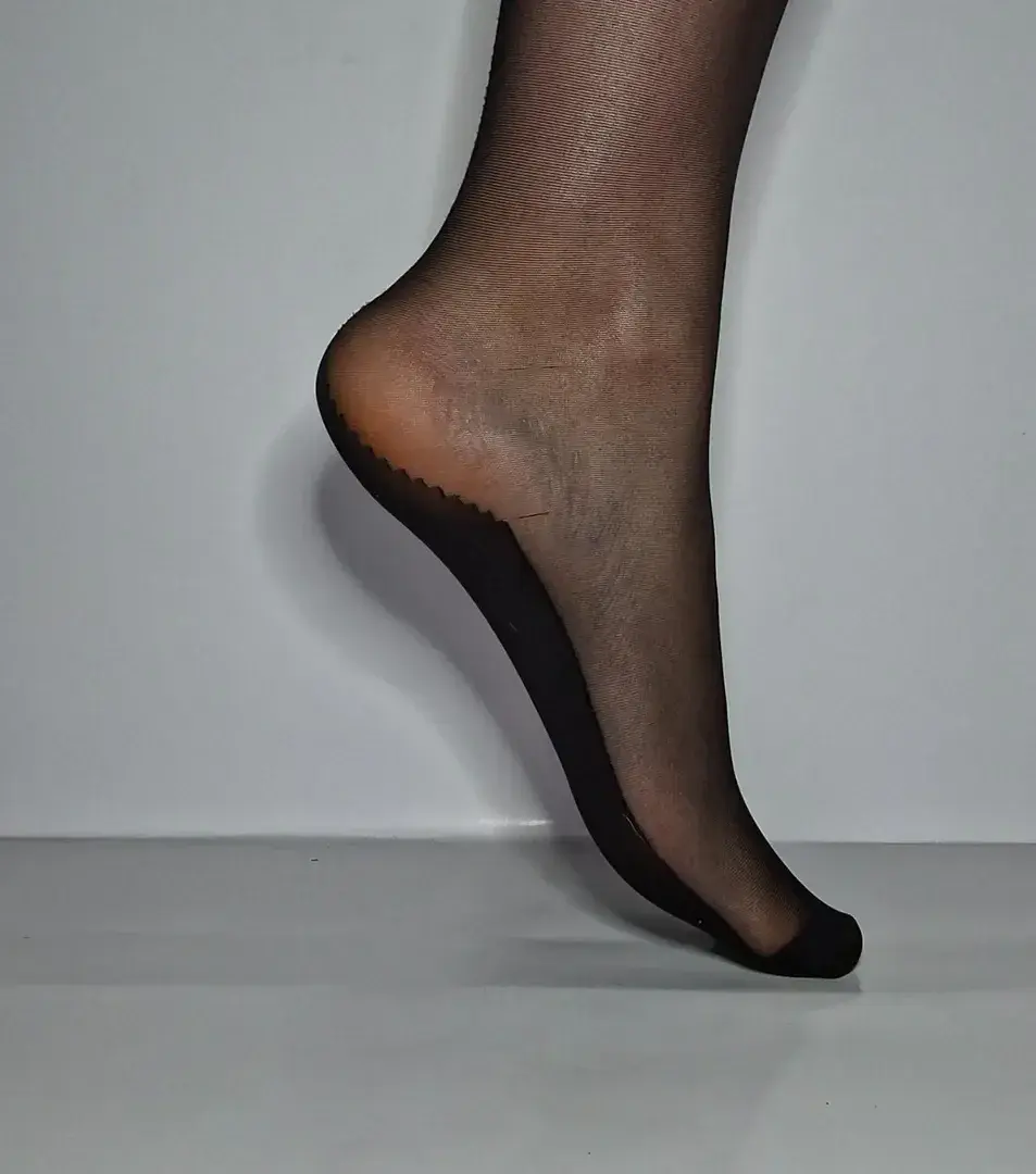 Leak & nude 4 — cocofootmodel