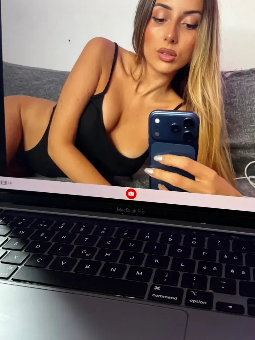 Leak public de Tiffanyana — « Tu cliques ou tu imagines » (nude) sur MYM