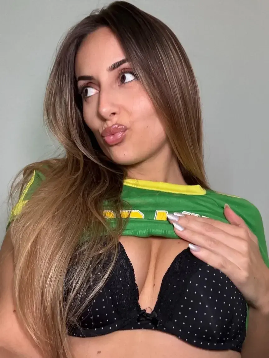 Leak & nude MYM — Tiffanyana : « Tu cliques ou tu imagines » (MYM)