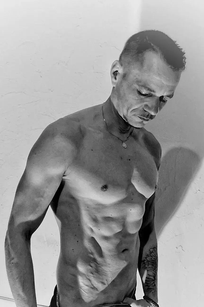 Leak & nude 3 — _Marshall_