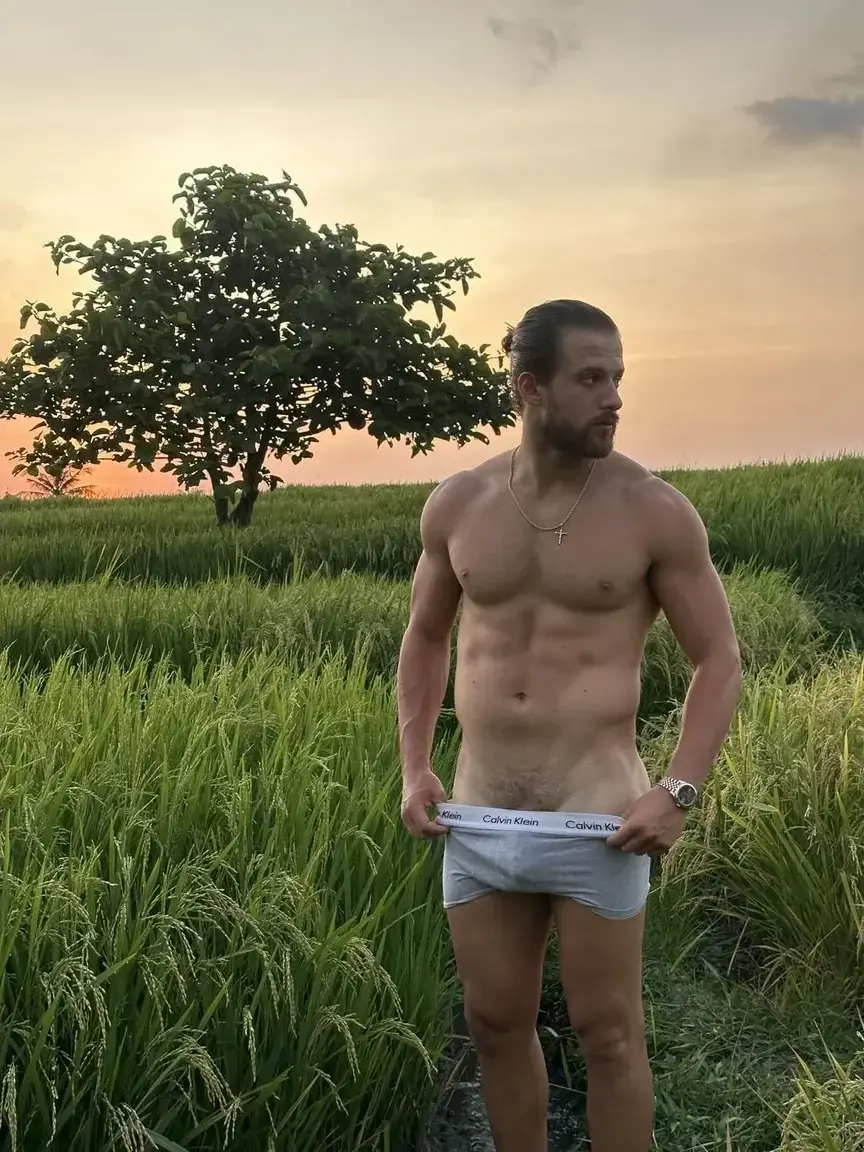 Leak & nude 1 — Enzolaconi